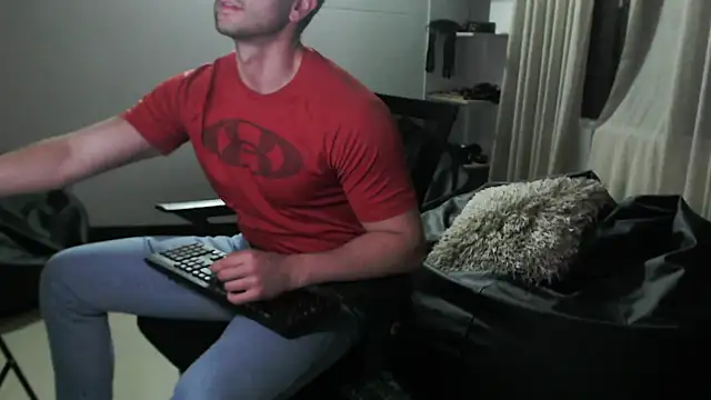 Snapshot of hairyncuteass chatting on January 18, 2025, 11:22 pm hairyncuteass online show from January 18, 2025, 11:22 pm