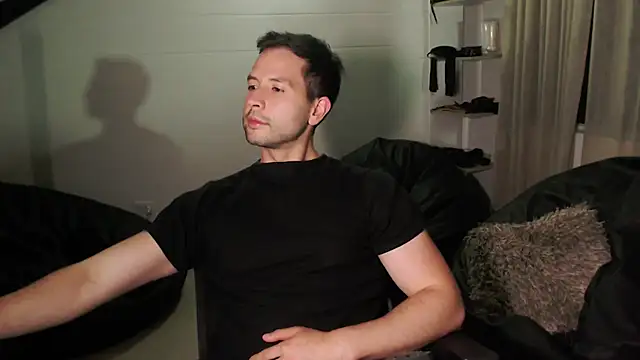 Snapshot of hairyncuteass chatting on January 27, 2025, 12:12 am hairyncuteass online show from January 27, 2025, 12:12 am