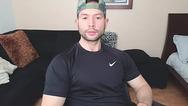 Snapshot of hairyncuteass chatting on February 18, 2025, 1:33 pm hairyncuteass online show from February 18, 2025, 1:33 pm