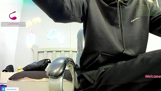 HarolddXL online show from December 4, 2025, 1:31 pm