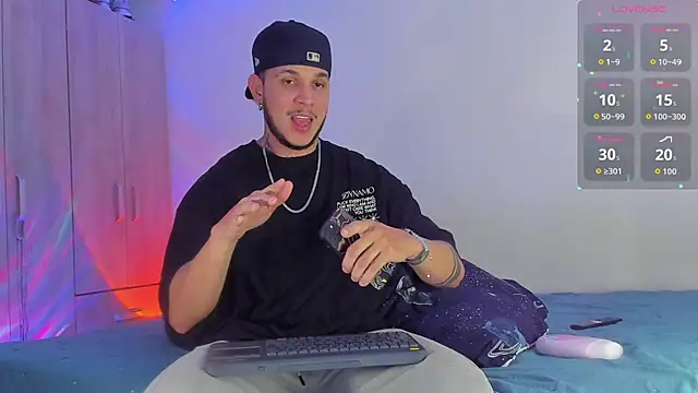 Snapshot of austinoficial chatting on November 15, 2025, 11:21 pm austinoficial online show from November 15, 2025, 11:21 pm