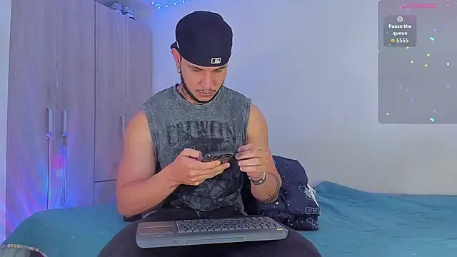 Snapshot of austinoficial chatting on November 20, 2025, 7:46 pm austinoficial online show from November 20, 2025, 7:46 pm