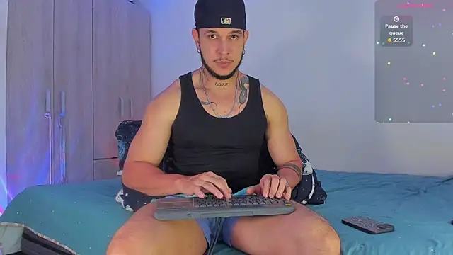 Snapshot of austinoficial chatting on November 21, 2025, 8:07 pm austinoficial online show from November 21, 2025, 8:07 pm