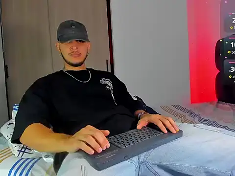 Snapshot of austinoficial chatting on December 21, 2025, 7:15 am austinoficial online show from December 21, 2025, 7:15 am