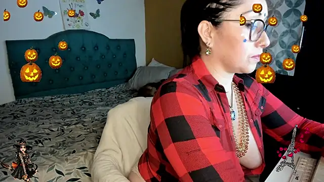 Snapshot of nataparis chatting on October 31, 2025, 12:55 am nataparis online show from October 31, 2025, 12:55 am