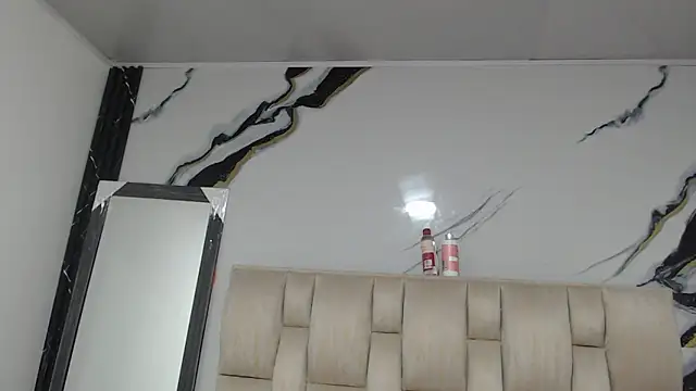 esmeralda-bk online show from November 27, 2025, 9:50 pm