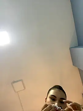 Aitana Hilton  online show from October 22, 2025, 11:54 am