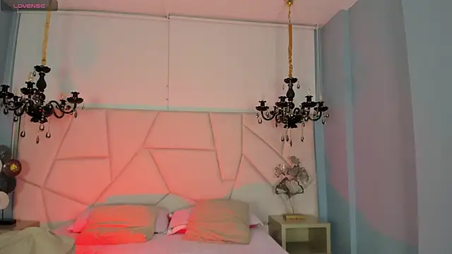 Aitana Hilton  online show from November 25, 2025, 11:54 am