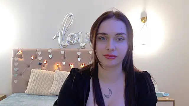 Snapshot of Lilliana_Moon chatting on February 7, 2025, 12:28 pm Lilliana Moon online show from February 7, 2025, 12:28 pm