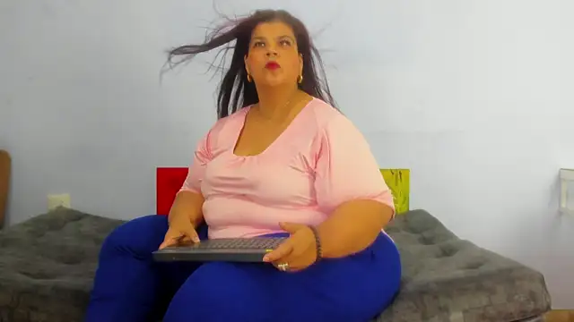 Snapshot of Charlotte_curvy_ chatting on February 27, 2025, 7:47 pm Charlotte curvy online show from February 27, 2025, 7:47 pm