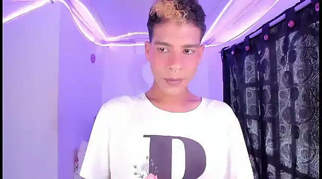 Ethan Boyy online show from February 3, 2025, 8:03 pm