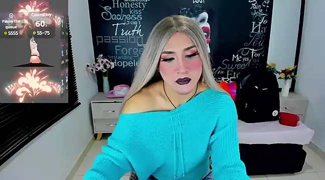 Snapshot of Georgina_Giio chatting on January 22, 2025, 4:23 am Georgina Giio online show from January 22, 2025, 4:23 am