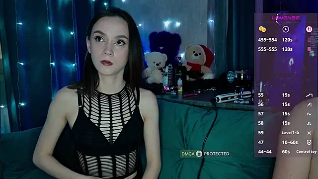 Snapshot of alexnikaaa chatting on October 25, 2025, 5:30 pm alexnikaaa online show from October 25, 2025, 5:30 pm