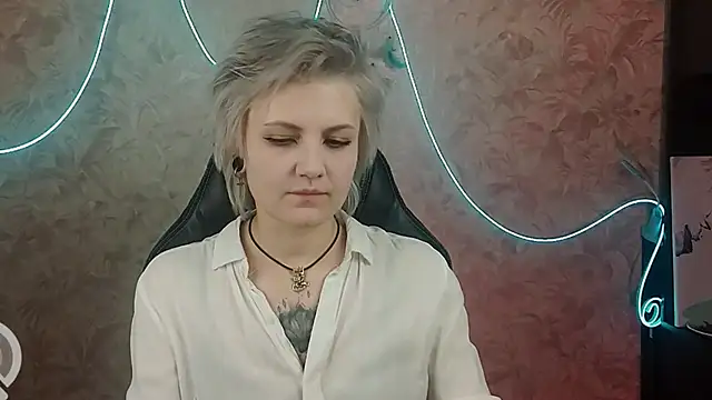 Snapshot of EvaBrownie chatting on January 27, 2025, 2:46 pm EvaBrownie online show from January 27, 2025, 2:46 pm