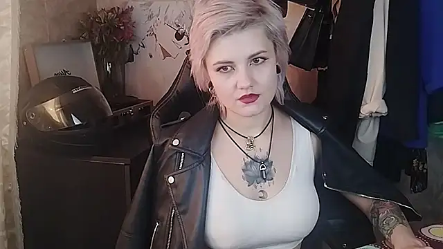 Snapshot of EvaBrownie chatting on February 27, 2025, 11:20 am EvaBrownie online show from February 27, 2025, 11:20 am