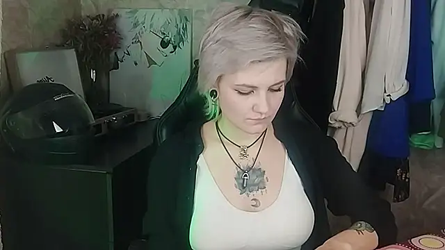 Snapshot of EvaBrownie chatting on February 27, 2025, 2:21 pm EvaBrownie online show from February 27, 2025, 2:21 pm