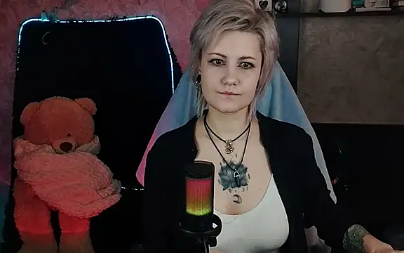 Snapshot of EvaBrownie chatting on March 15, 2025, 10:03 am EvaBrownie online show from March 15, 2025, 10:03 am