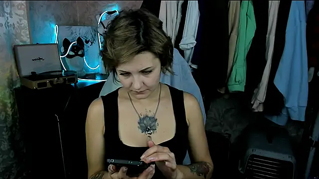 Snapshot of EvaBrownie chatting on September 18, 2025, 5:26 pm EvaBrownie online show from September 18, 2025, 5:26 pm