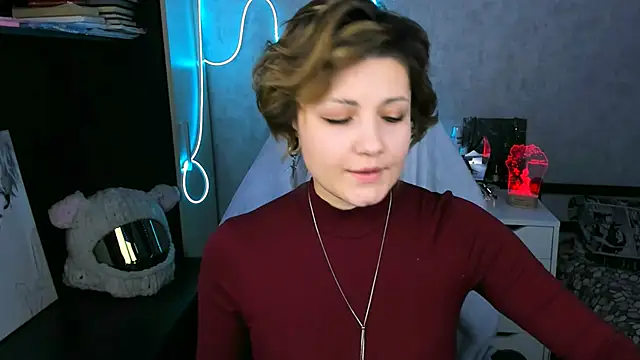 Snapshot of EvaBrownie chatting on December 14, 2025, 3:39 pm EvaBrownie online show from December 14, 2025, 3:39 pm