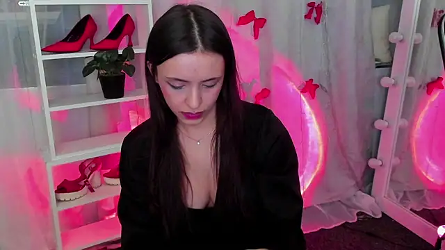 Snapshot of Sahara_Shields chatting on January 14, 2025, 4:29 pm Sahara Shields online show from January 14, 2025, 4:29 pm