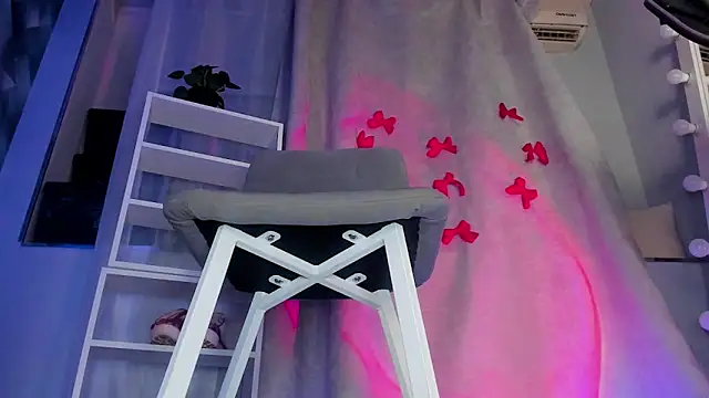 Snapshot of Sahara_Shields chatting on February 3, 2025, 1:30 pm Sahara Shields online show from February 3, 2025, 1:30 pm