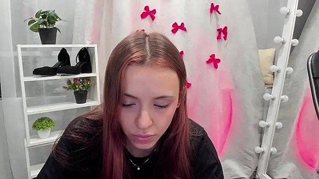 Snapshot of Sahara_Shields chatting on February 4, 2025, 10:10 am Sahara Shields online show from February 4, 2025, 10:10 am