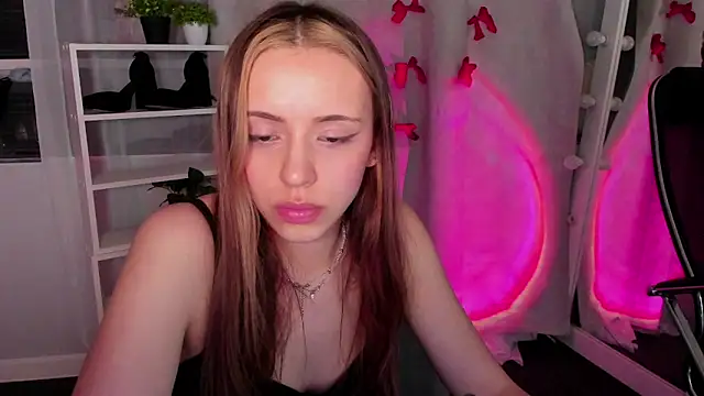 Snapshot of Sahara_Shields chatting on February 25, 2025, 4:31 pm Sahara Shields online show from February 25, 2025, 4:31 pm