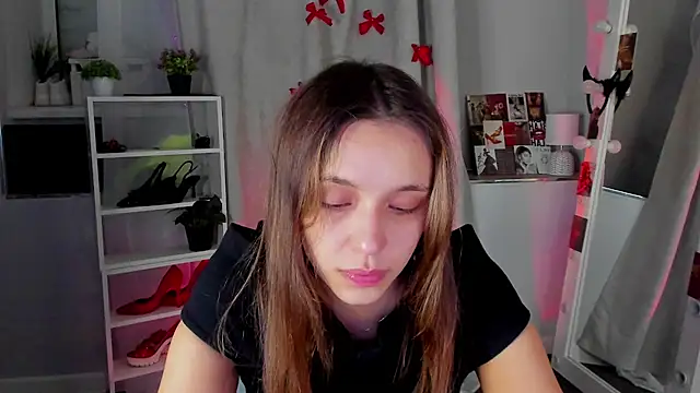 Snapshot of Sahara_Shields chatting on September 9, 2025, 10:15 am Sahara Shields online show from September 9, 2025, 10:15 am