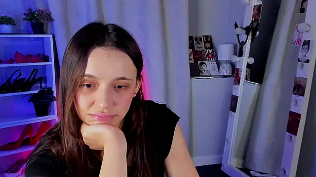 Snapshot of Sahara_Shields chatting on October 7, 2025, 10:34 am Sahara Shields online show from October 7, 2025, 10:34 am