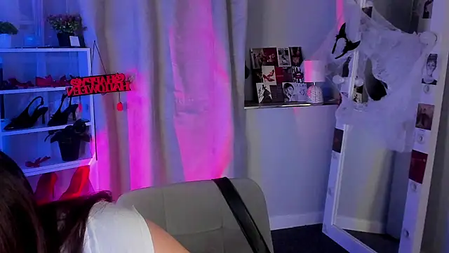 Snapshot of Sahara_Shields chatting on October 28, 2025, 10:19 am Sahara Shields online show from October 28, 2025, 10:19 am