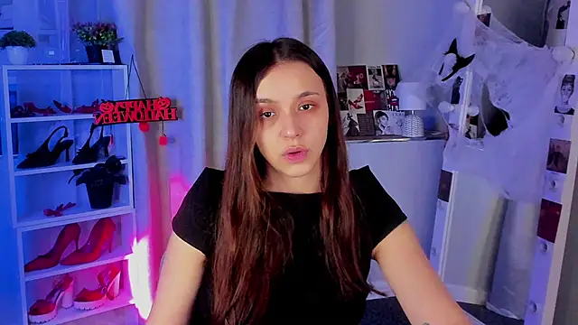 Snapshot of Sahara_Shields chatting on October 29, 2025, 10:17 am Sahara Shields online show from October 29, 2025, 10:17 am