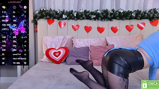 Eva  Summer online show from February 12, 2025, 1:06 pm