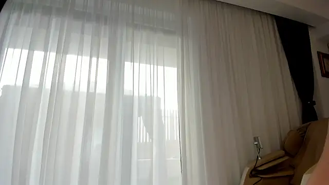 Saradiamond1 online show from November 6, 2025, 8:15 am