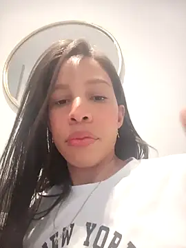 Snapshot of Keyler_True18 chatting on February 19, 2025, 6:43 pm Keyler True18 online show from February 19, 2025, 6:43 pm