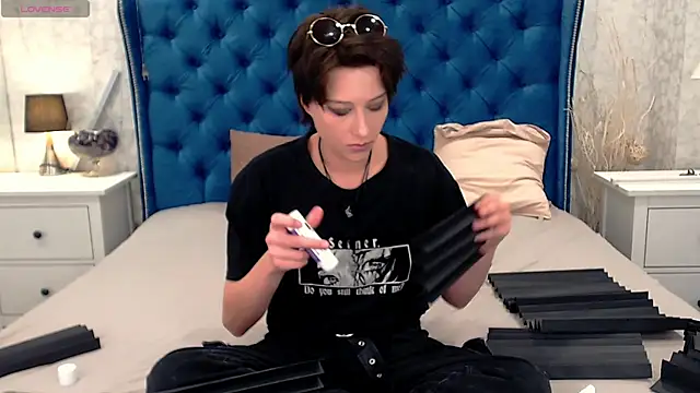 via mayer  online show from November 10, 2025, 3:22 pm