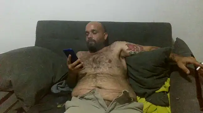 Snapshot of Chubi6669 chatting on February 9, 2025, 4:40 pm Chubi6669 online show from February 9, 2025, 4:40 pm