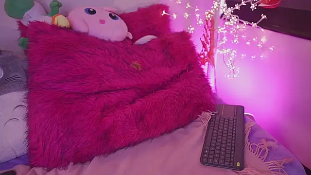 Snapshot of emma_soffia_ chatting on February 24, 2025, 8:58 pm emma soffia  online show from February 24, 2025, 8:58 pm