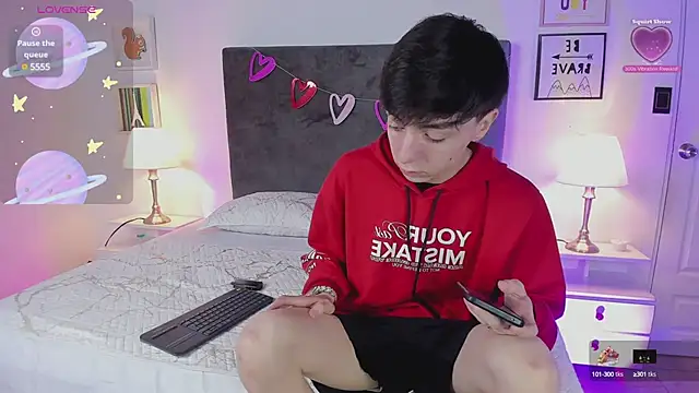 ethan and ava online show from February 27, 2025, 1:49 pm