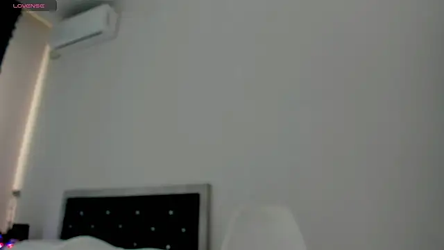 novaaskyy online show from October 13, 2025, 10:26 am