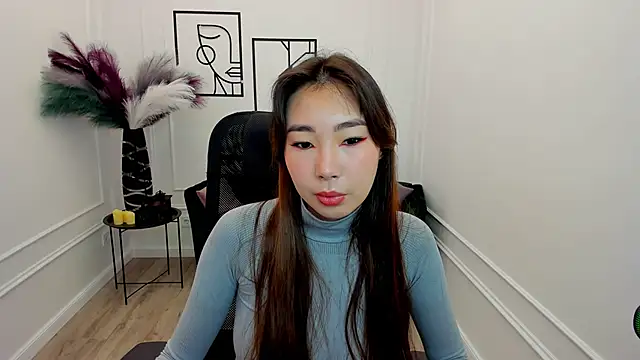 AnnaReyla online show from November 17, 2025, 11:16 am