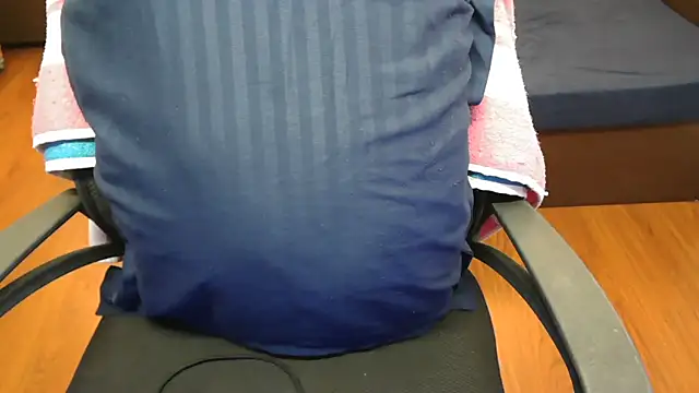 LovelyRosy online show from November 19, 2025, 12:32 am