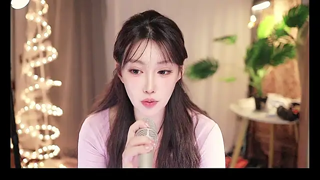 Snapshot of Dou-Dou-er chatting on March 3, 2025, 5:18 pm Dou-Dou-er online show from March 3, 2025, 5:18 pm