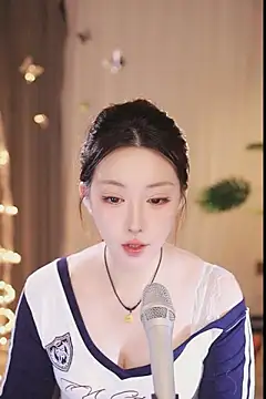 Snapshot of Dou-Dou-er chatting on March 5, 2025, 10:22 am Dou-Dou-er online show from March 5, 2025, 10:22 am