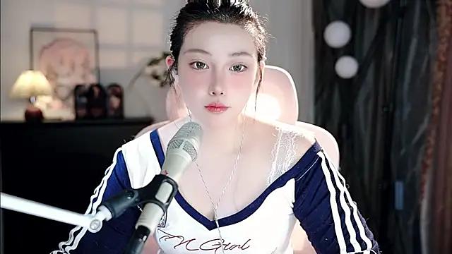 Snapshot of Dou-Dou-er chatting on September 24, 2025, 11:57 am Dou-Dou-er online show from September 24, 2025, 11:57 am