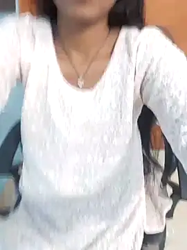 Snapshot of Divya-2007 chatting on February 1, 2025, 6:21 am Divya-2007 online show from February 1, 2025, 6:21 am