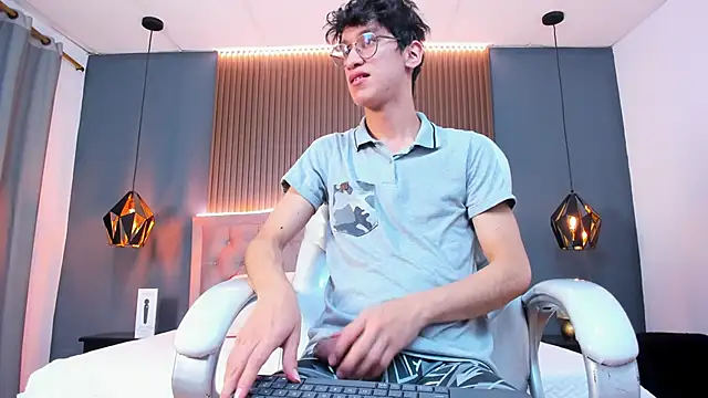 Snapshot of Cum_hunters chatting on September 21, 2025, 3:30 am Cum hunters online show from September 21, 2025, 3:30 am