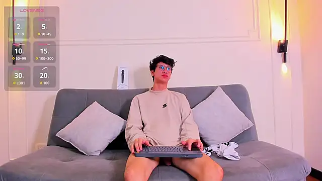 Snapshot of Cum_hunters chatting on October 14, 2025, 3:40 am Cum hunters online show from October 14, 2025, 3:40 am