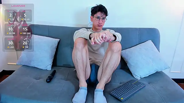Snapshot of Cum_hunters chatting on October 18, 2025, 4:04 am Cum hunters online show from October 18, 2025, 4:04 am
