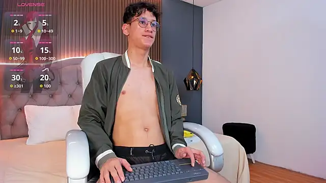 Snapshot of Cum_hunters chatting on October 18, 2025, 7:25 pm Cum hunters online show from October 18, 2025, 7:25 pm