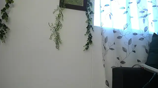 Sophiaa Gomez online show from December 1, 2025, 11:37 am